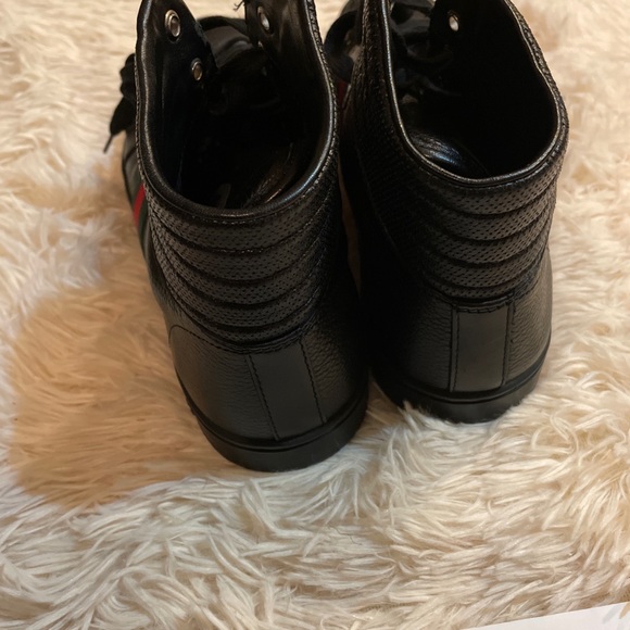 GUCCI Red & Green Logo Stripe Hi-Top Black Sneaker